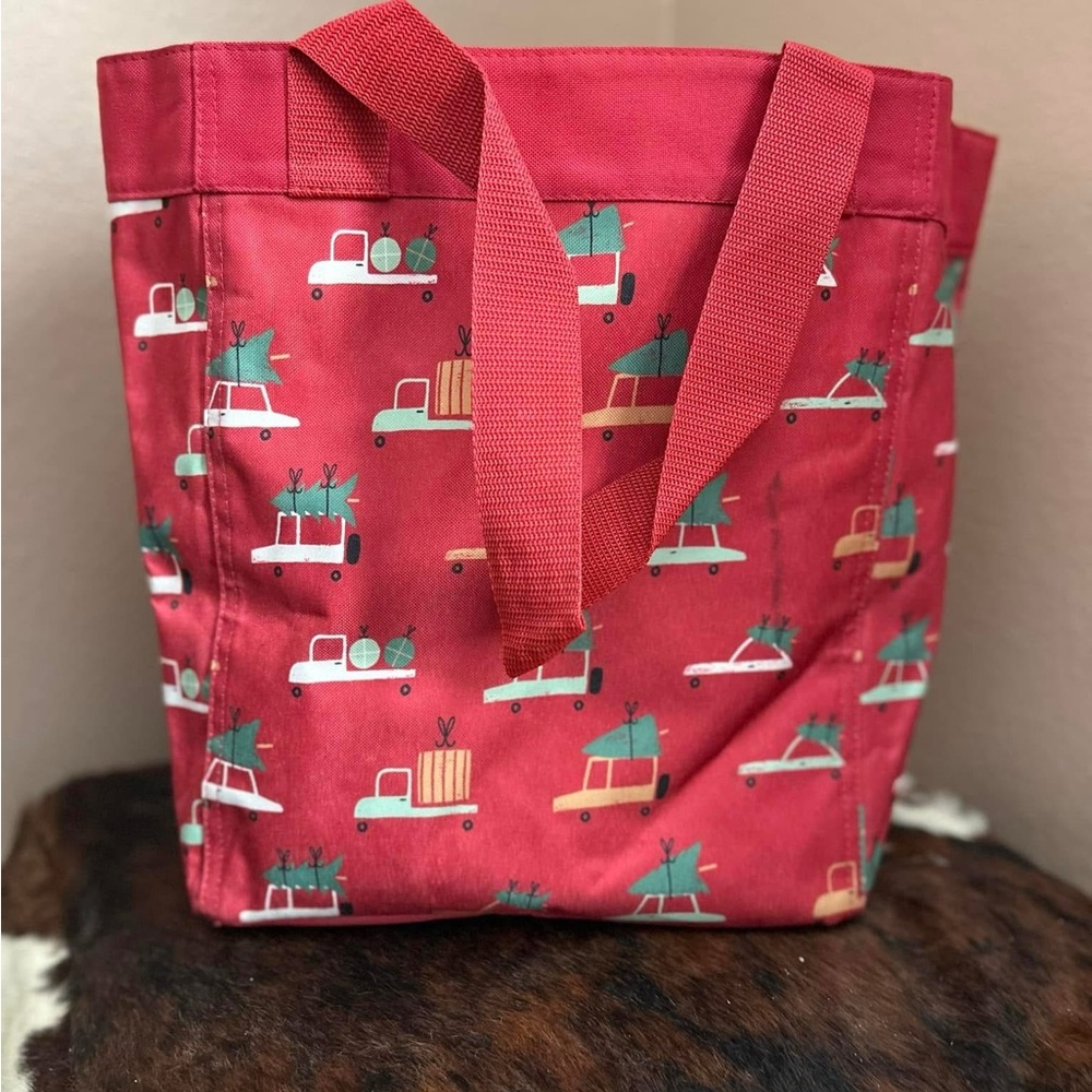 Thirty one essential storage tote
